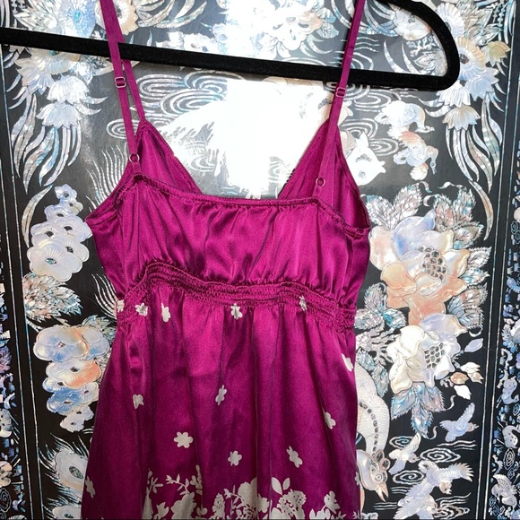 Satin halter dress - Picture 4 of 5